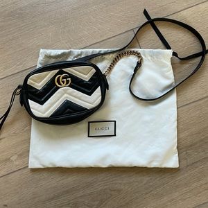 Gucci Marmont GG mini camera bag